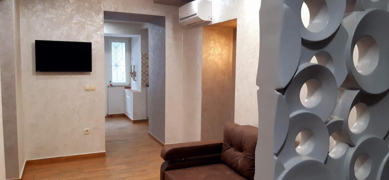 Ferienwohnung Греческая / Дерибасовская Odessa Exterior foto