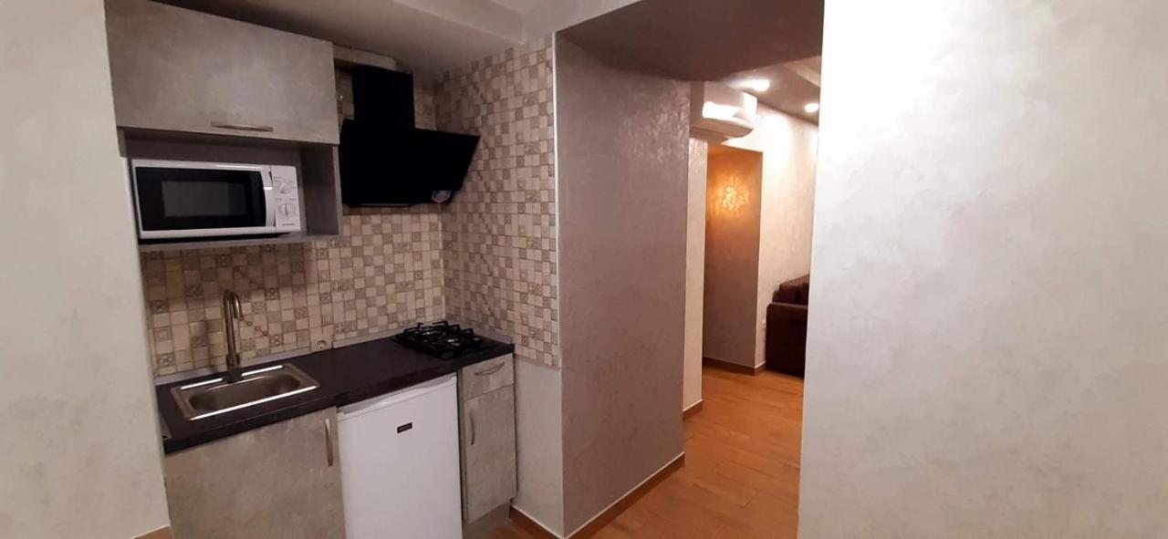 Ferienwohnung Греческая / Дерибасовская Odessa Exterior foto